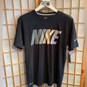 Nike Dri-Fit Graphic Logo Short Sleeve Tee 717343-010 Men's Size Medium